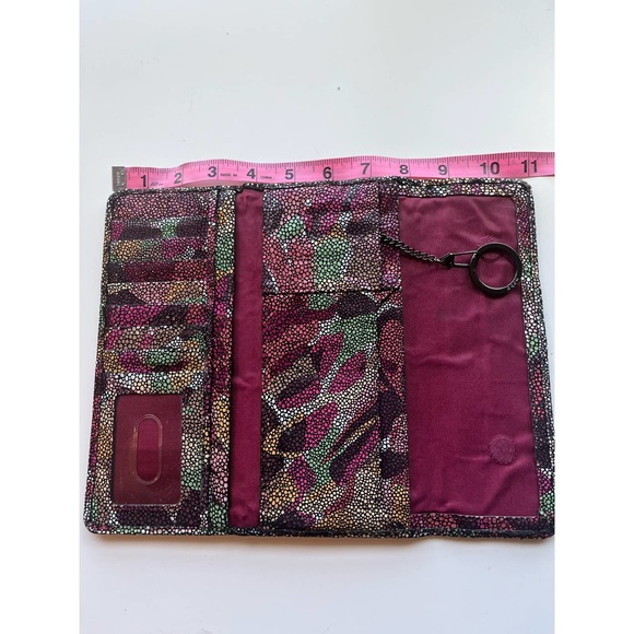 Hobo abstract foliage trifold wallet with magnetic closure - Picture 5 of 7